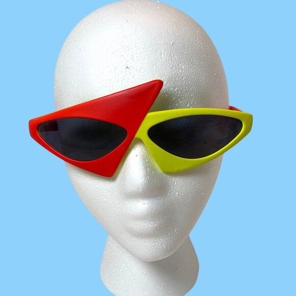 Retro Futuristic Back to the Future ll Sunglasses Movie Solar Shades Red Yellow - Picture 1 of 11